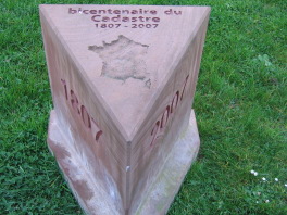 Borne comm&eacute;morative Strasbourg